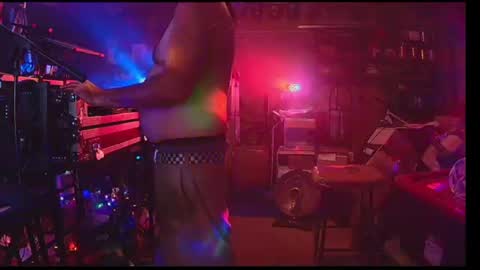 punkrunr083 online show from 06-15-26, 09:11