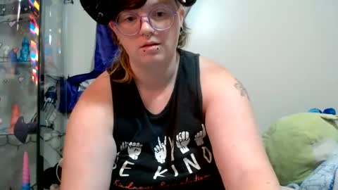 Snapshot of pupghostt chatting on 06-15-26, 12:18 PupGhostt online show from 06-15-26, 12:18