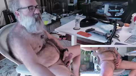 Pup And Papa bear online show from 06-24-26, 02:27