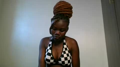 pure_queen1 online show from 07-31-26, 11:53