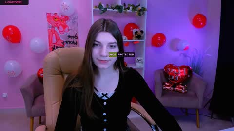 Snapshot of pure_radiance chatting on 02-15-25, 09:38 Ask me3 online show from 02-15-25, 09:38