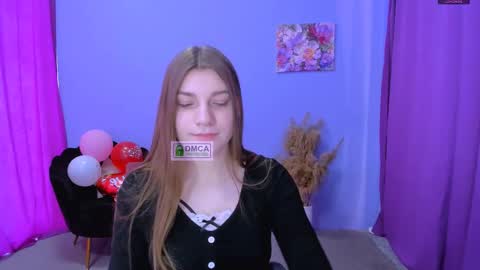 Snapshot of pure_radiance chatting on 02-19-25, 09:39 Ask me3 online show from 02-19-25, 09:39