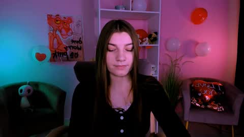 Snapshot of pure_radiance chatting on 02-24-25, 09:32 Ask me3 online show from 02-24-25, 09:32