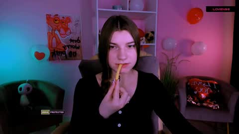 Snapshot of pure_radiance chatting on 02-24-25, 12:37 Ask me3 online show from 02-24-25, 12:37