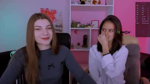 Snapshot of pure_radiance chatting on 09-30-25, 05:23 Ask me3 online show from 09-30-25, 05:23