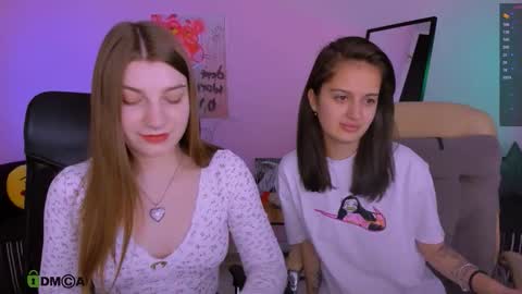 Snapshot of pure_radiance chatting on 10-06-25, 12:35 Ask me3 online show from 10-06-25, 12:35