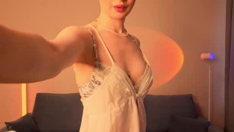 Eva online show from 05-26-26, 03:24