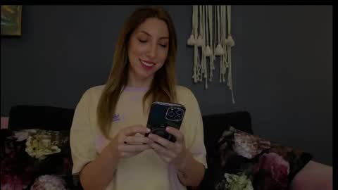 Isabelle online show from 04-02-26, 06:49