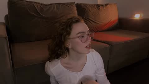 Marie online show from 02-06-25, 11:37