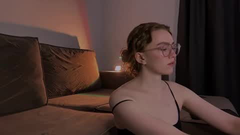 Marie online show from 02-28-25, 09:04