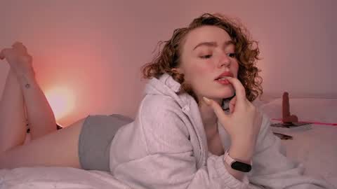 Snapshot of purity_ring chatting on 07-10-26, 05:59 Marie online show from 07-10-26, 05:59