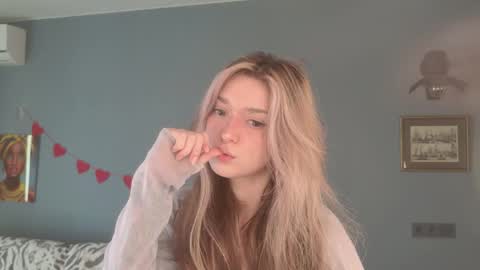 Bella online show from 03-31-26, 05:41