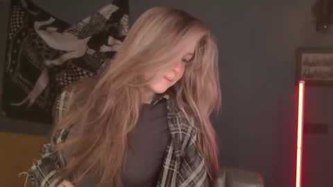 Bella online show from 04-22-26, 09:22