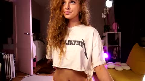 Snapshot of purple_baby chatting on 06-03-26, 08:25 Sasha wait you here 6 of November. will celebrate my B- day online show from 06-03-26, 08:25
