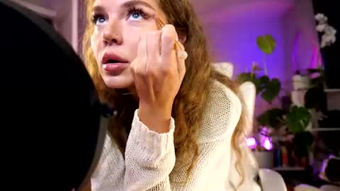 Snapshot of purple_baby chatting on 06-16-26, 04:53 Sasha wait you here 6 of November. will celebrate my B- day online show from 06-16-26, 04:53