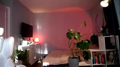 Snapshot of purple_baby chatting on 07-13-26, 04:54 Sasha wait you here 6 of November. will celebrate my B- day online show from 07-13-26, 04:54