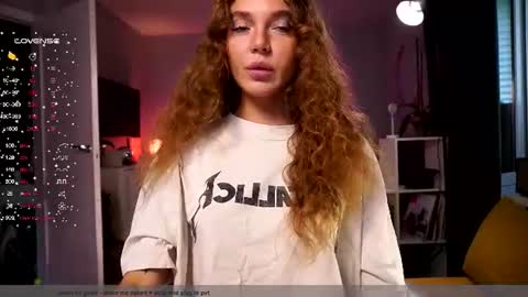 Snapshot of purple_baby chatting on 08-05-26, 12:30 Sasha wait you here 6 of November. will celebrate my B- day online show from 08-05-26, 12:30