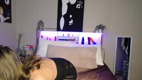 Snapshot of purple_sub chatting on 10-13-25, 02:55 Purple online show from 10-13-25, 02:55