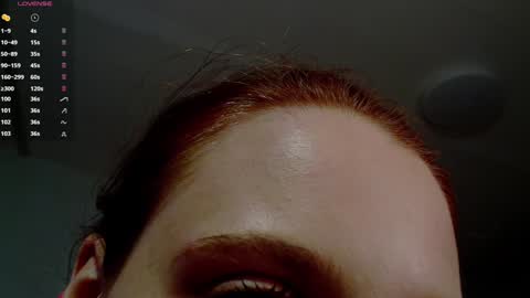 Snapshot of purplebeawer chatting on 01-11-25, 09:25 Francine online show from 01-11-25, 09:25