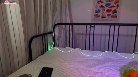 Snapshot of purplebeawer chatting on 09-22-25, 09:50 Francine online show from 09-22-25, 09:50