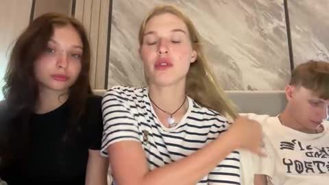 Lina online show from 03-18-26, 04:21