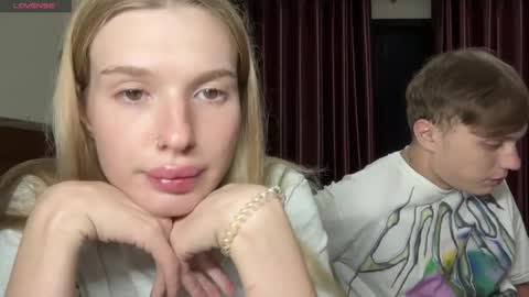 Lina online show from 04-18-26, 05:06