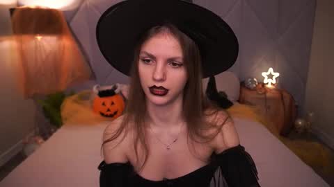 Ellie online show from 10-31-25, 07:09