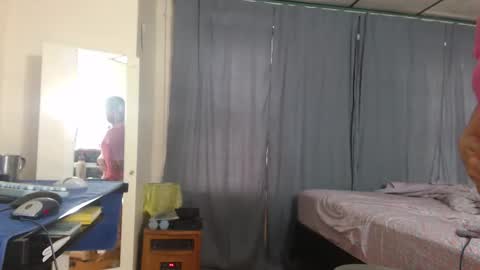 Snapshot of putiputi4u chatting on 03-21-26, 09:40 putiputi4u online show from 03-21-26, 09:40