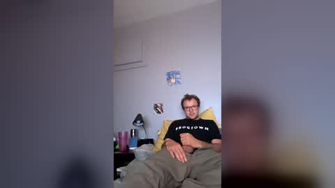 Snapshot of pvghhyt chatting on 06-18-26, 04:57 park online show from 06-18-26, 04:57