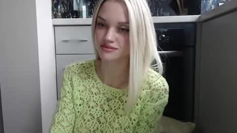 Milana online show from 02-05-25, 11:23