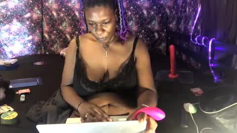 qnibee online show from 11-02-25, 01:13