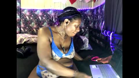 qnibee online show from 11-04-25, 04:22