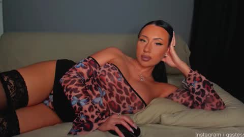 Ana online show from 10-28-25, 09:39