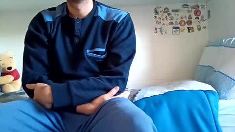 Snapshot of quantosibel chatting on 12-15-25, 08:40 quantosibel online show from 12-15-25, 08:40