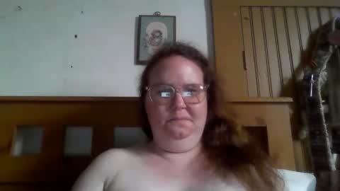 Snapshot of queen2118694 chatting on 03-04-26, 08:15 naughty Queen online show from 03-04-26, 08:15