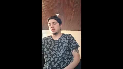 Snapshot of queen42099 chatting on 12-17-25, 05:41 leiton online show from 12-17-25, 05:41