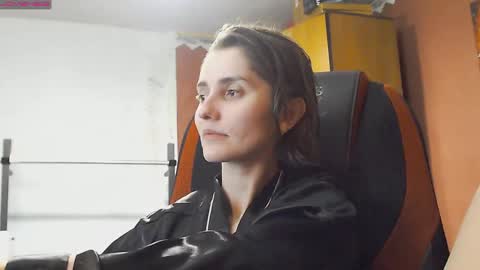 Snapshot of queen4565 chatting on 03-05-25, 04:24 Lola online show from 03-05-25, 04:24