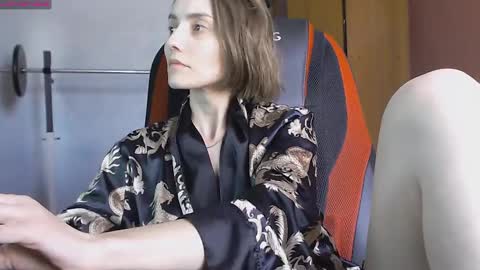 Snapshot of queen4565 chatting on 03-11-25, 11:01 Lola online show from 03-11-25, 11:01