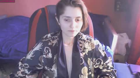 Snapshot of queen4565 chatting on 03-12-25, 08:30 Lola online show from 03-12-25, 08:30