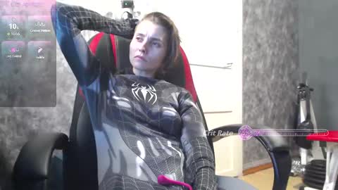 Snapshot of queen4565 chatting on 10-17-25, 10:40 Lola online show from 10-17-25, 10:40