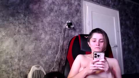 Snapshot of queen4565 chatting on 11-05-25, 08:25 Lola online show from 11-05-25, 08:25