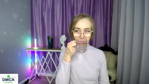 Snapshot of queen_a_n_i chatting on 11-27-25, 09:00 A N I Ill be here on December 1st online show from 11-27-25, 09:00