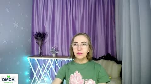 Snapshot of queen_a_n_i chatting on 05-04-26, 08:43 A N I Ill be here on December 1st online show from 05-04-26, 08:43