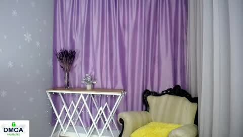Snapshot of queen_a_n_i chatting on 05-11-26, 02:45 A N I Ill be here on December 1st online show from 05-11-26, 02:45