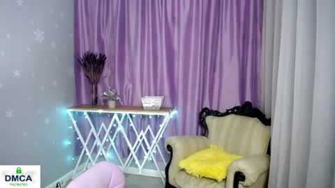 Snapshot of queen_a_n_i chatting on 06-20-26, 06:05 A N I Ill be here on December 1st online show from 06-20-26, 06:05
