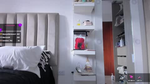 Snapshot of queen_antonella_oficial chatting on 01-25-25, 09:14 QUEEN ANTONELLA online show from 01-25-25, 09:14