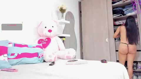 Snapshot of queen_antonella_oficial chatting on 01-10-26, 06:09 QUEEN ANTONELLA online show from 01-10-26, 06:09