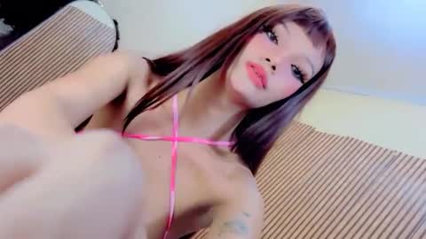 Snapshot of queen_avah chatting on 12-04-25, 02:32 Avah online show from 12-04-25, 02:32