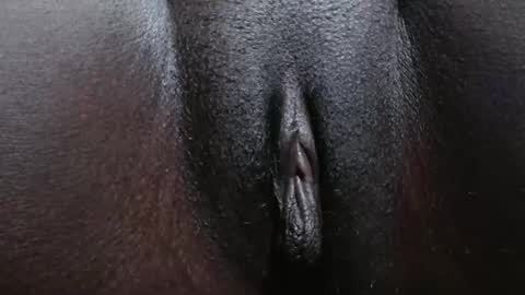 queen_bee6 online show from 04-26-26, 07:28