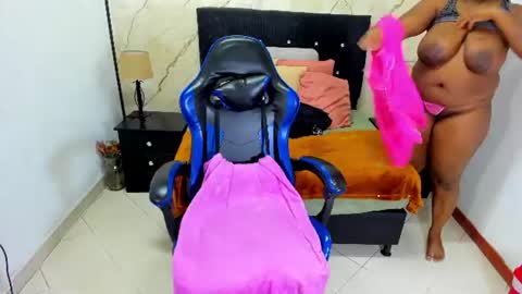 Snapshot of queen_ebony_69 chatting on 07-16-26, 03:34 Queen online show from 07-16-26, 03:34